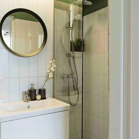 Sunny 2br Flat - Location - Netflix + Balcony Lejlighed Bukarest