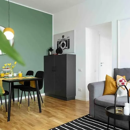 Sunny 2br Flat - Location - Netflix + Balcony *