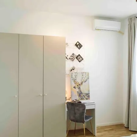 Sunny 2br Flat - Location - Netflix + Balcony