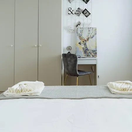 Sunny 2br Flat - Location - Netflix + Balcony Bukarest