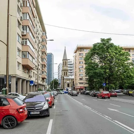 Sunny 2br Flat - Location - Netflix + Balcony
