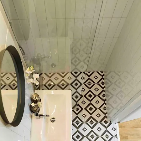 Sunny 2br Flat - Location - Netflix + Balcony * Bukarest