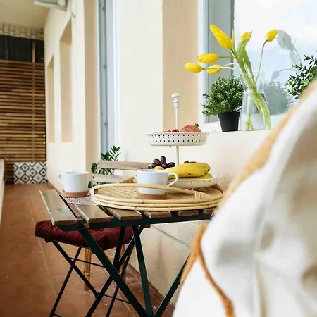 Apartment Sunny 2br Flat - Location - Netflix + Balcony Bucharest