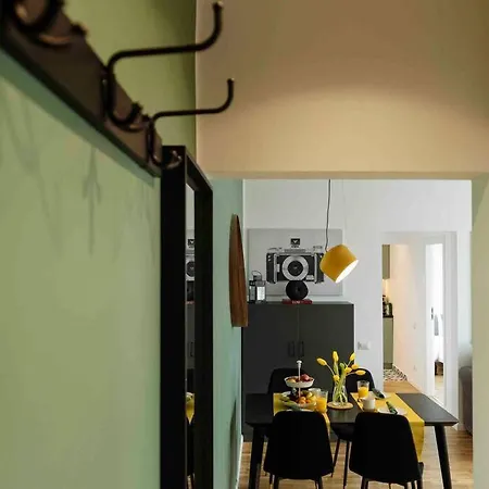 Sunny 2br Flat - Location - Netflix + Balcony Lejlighed *