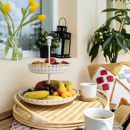 Sunny 2br Flat - Location - Netflix + Balcony *