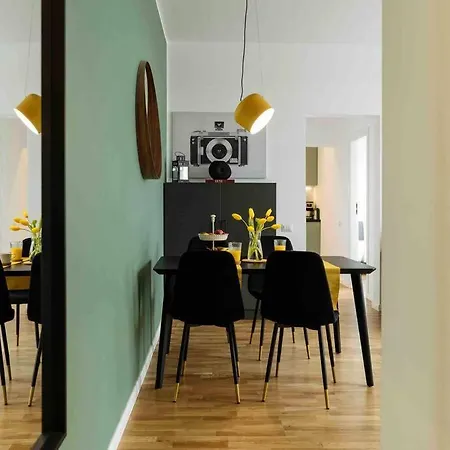 Apartment Sunny 2br Flat - Location - Netflix + Balcony Bucharest